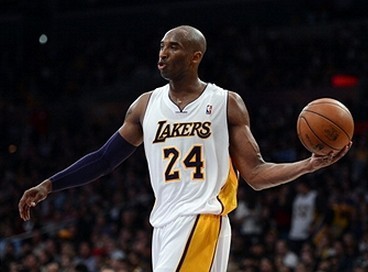 科比最近的命中率有所下滑,今天24次出手只有