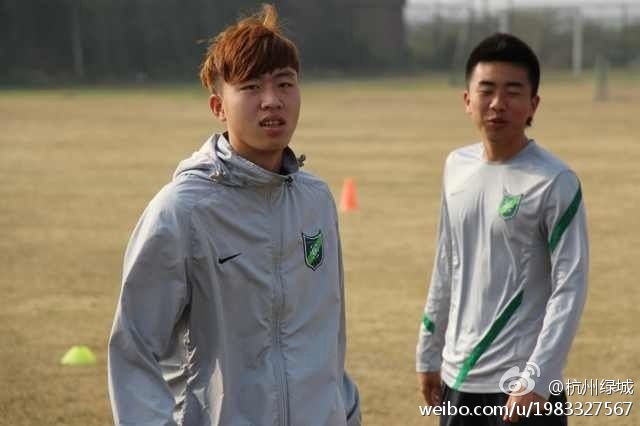 今天除了马佐拉外,陈中流也赶到.