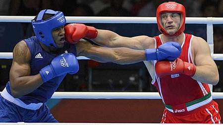 奥运男子拳击比赛将取消佩戴头盔