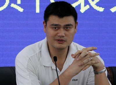 姚明现身南京,大学生为见姚明弃考英语四级_虎