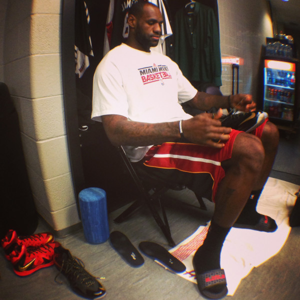 勒布朗准备好今晚关键天王山战役.