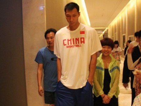 易建联:伤处每日观察,亚锦赛夺冠目标不变_虎