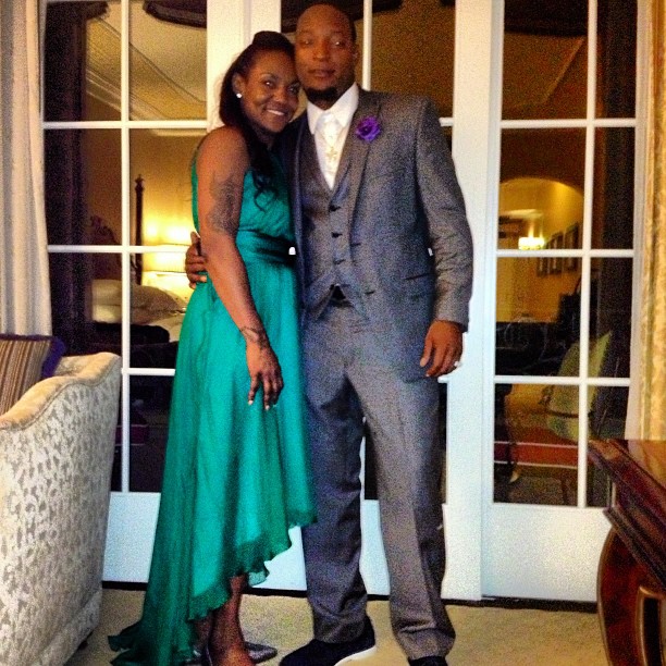 詹姆斯母亲男友:恭喜勒布朗&莎.