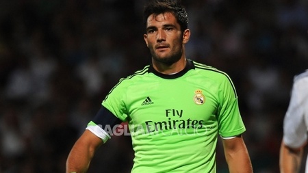 官方:前皇马替补门将阿丹加盟卡利亚里