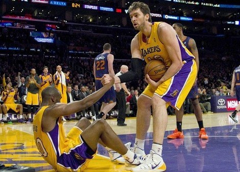 加索尔:高兴留在湖人,和科比配合默契_虎扑NBA新声