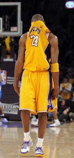 所有NBA球迷对科比受伤消息的