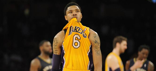 贝兹莫尔可能续约湖人,太阳对其表示兴趣_虎扑