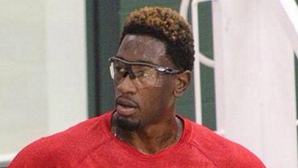 拉里-桑德斯下赛季可能戴眼镜打球_虎扑NBA新