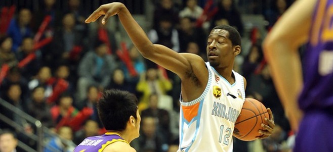 亚篮网:新疆准备用博诺替换乔丹-克劳福德_虎