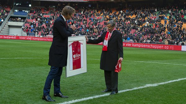 阿贾克斯欢送主赞助商全球人寿保险集团_虎扑