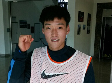 火线加盟!原韩国国脚朴周永签约FC首尔_虎扑