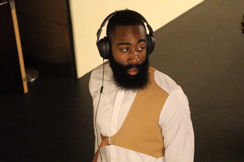 哈登赛前所穿时尚衣服价值410美元_虎扑NBA