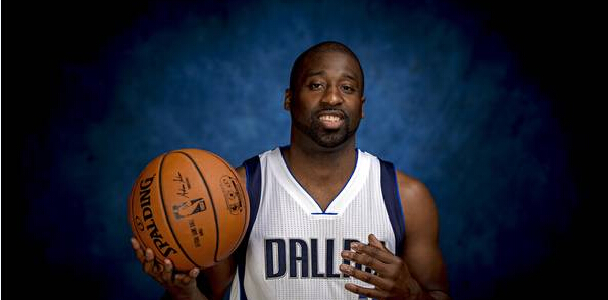 费尔顿通知小牛将执行球员选项_虎扑NBA新声