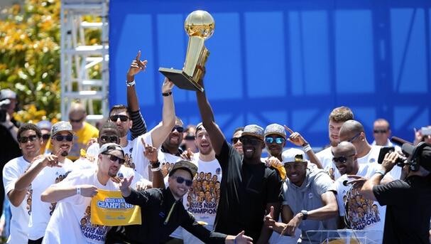 勇士部分球员赌城继续庆祝夺冠_虎扑NBA新声