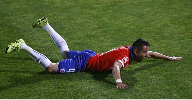 美洲杯:卡瓦尼染红,智利1-0乌拉圭_虎扑国际足