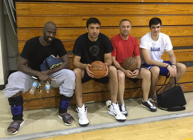 扎扎-帕楚里亚:老友重聚,篮球开始_虎扑NBA新