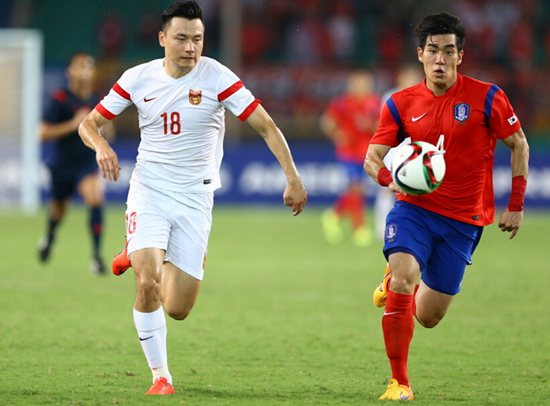 东亚杯:全场低迷,国足0-2不敌韩国_虎扑中国足