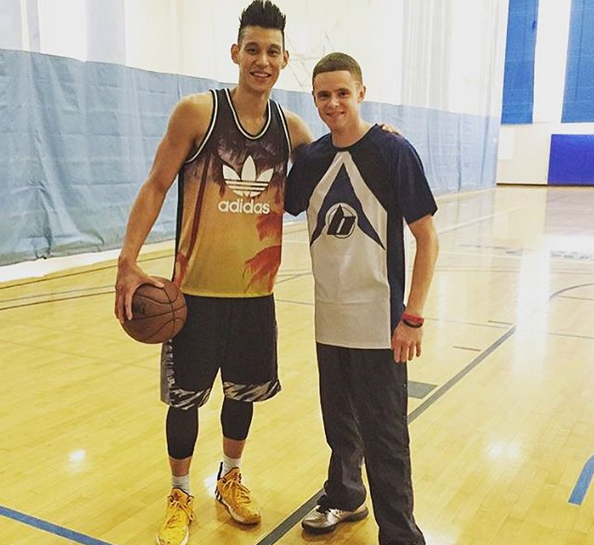 林书豪向街头篮球“教授”讨教运球_虎扑NBA新声