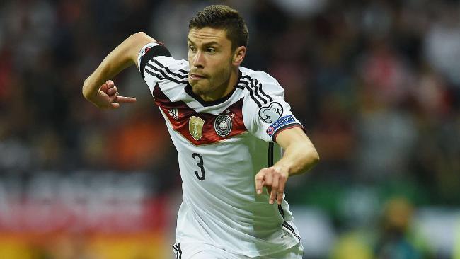 左后卫隐患解决?勒夫满意赫克托