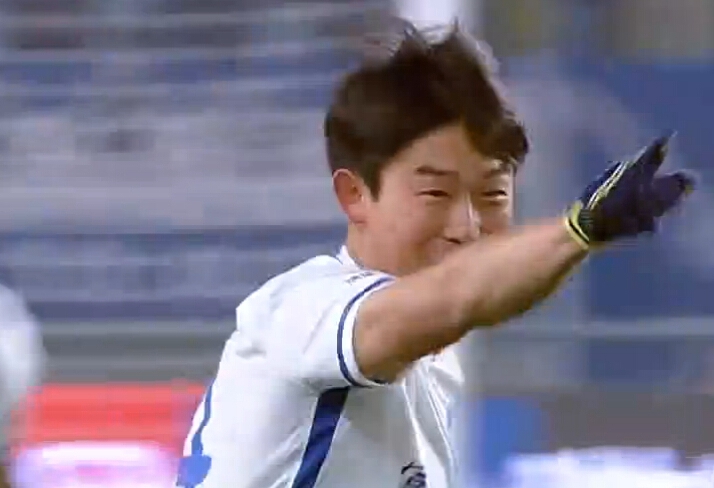 GIF:河太均失点,尹比加兰破门追平比分_虎扑中