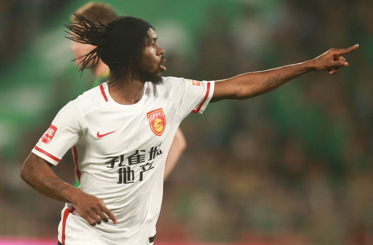 真球星!热鸟半场奔袭花式平趟中超后防_虎扑中