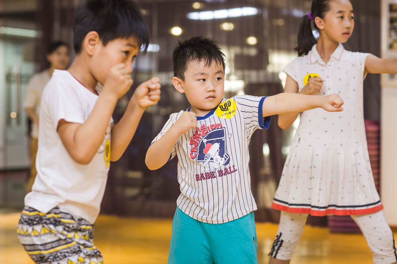 昆仑决格斗俱乐部欢度父亲节,父与子体验趣味