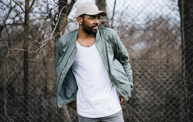 麦科勒姆调侃欧文:我能雇你做模特吗_虎扑NB