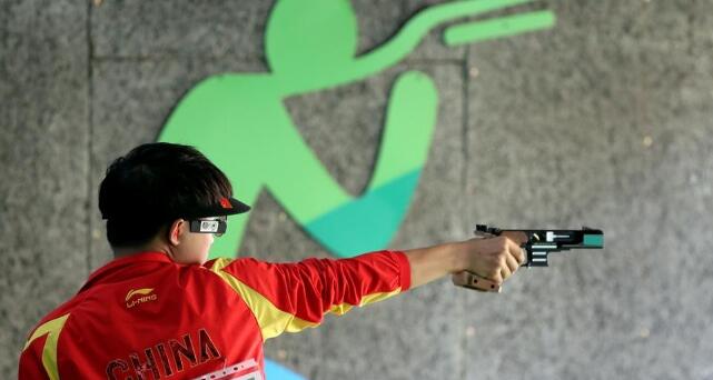 男子25米手枪速射:李越宏夺铜牌