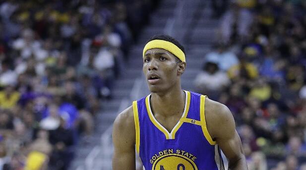 勇士新秀麦考左脚踝扭伤提前离场_虎扑NBA新