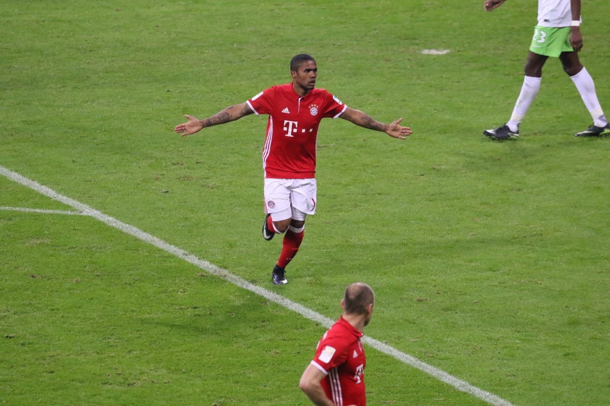 GIF:摧枯拉朽!道格拉斯-科斯塔再下一城_虎扑国