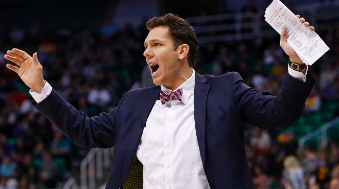 沃顿:我们现在也许得对首发阵容做出一些变动了 NBA新闻 沃顿:我们现在也许得对首发阵容做出一些变动了 NBA新闻