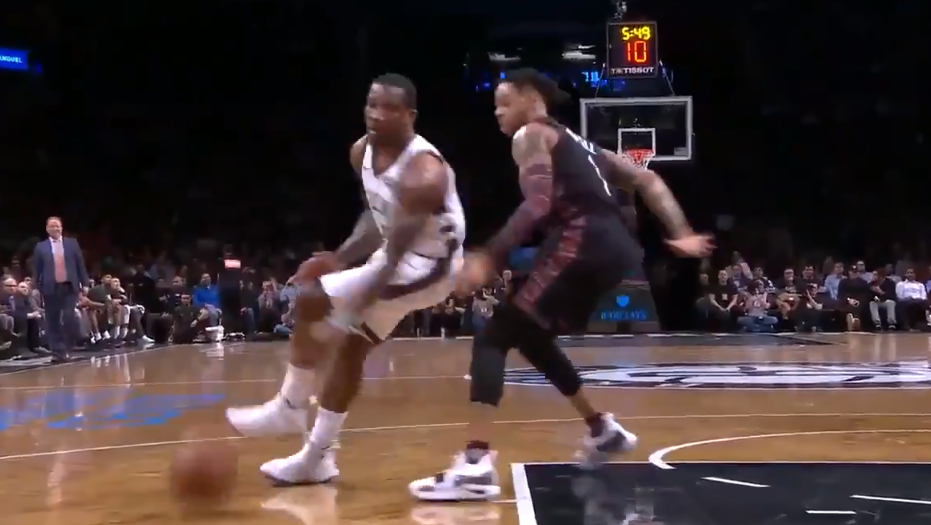 上周最佳过人:布莱索超炫连招,威少连续变向上篮 NBA新闻 上周最佳过人:布莱索超炫连招,威少连续变向上篮 NBA新闻