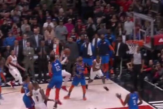杀死比赛的一投,坎特顶着亚当斯突破上篮得手 NBA新闻 杀死比赛的一投,坎特顶着亚当斯突破上篮得手 NBA新闻