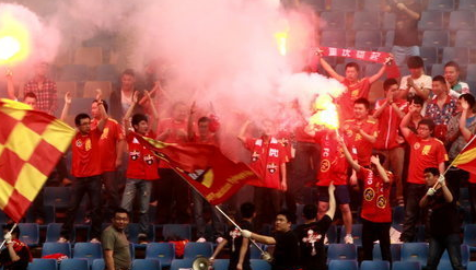 中甲首轮上座率火爆,场均近9000人