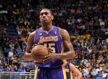 慈世平伤情更新:左膝半月板撕裂_虎扑NBA新闻