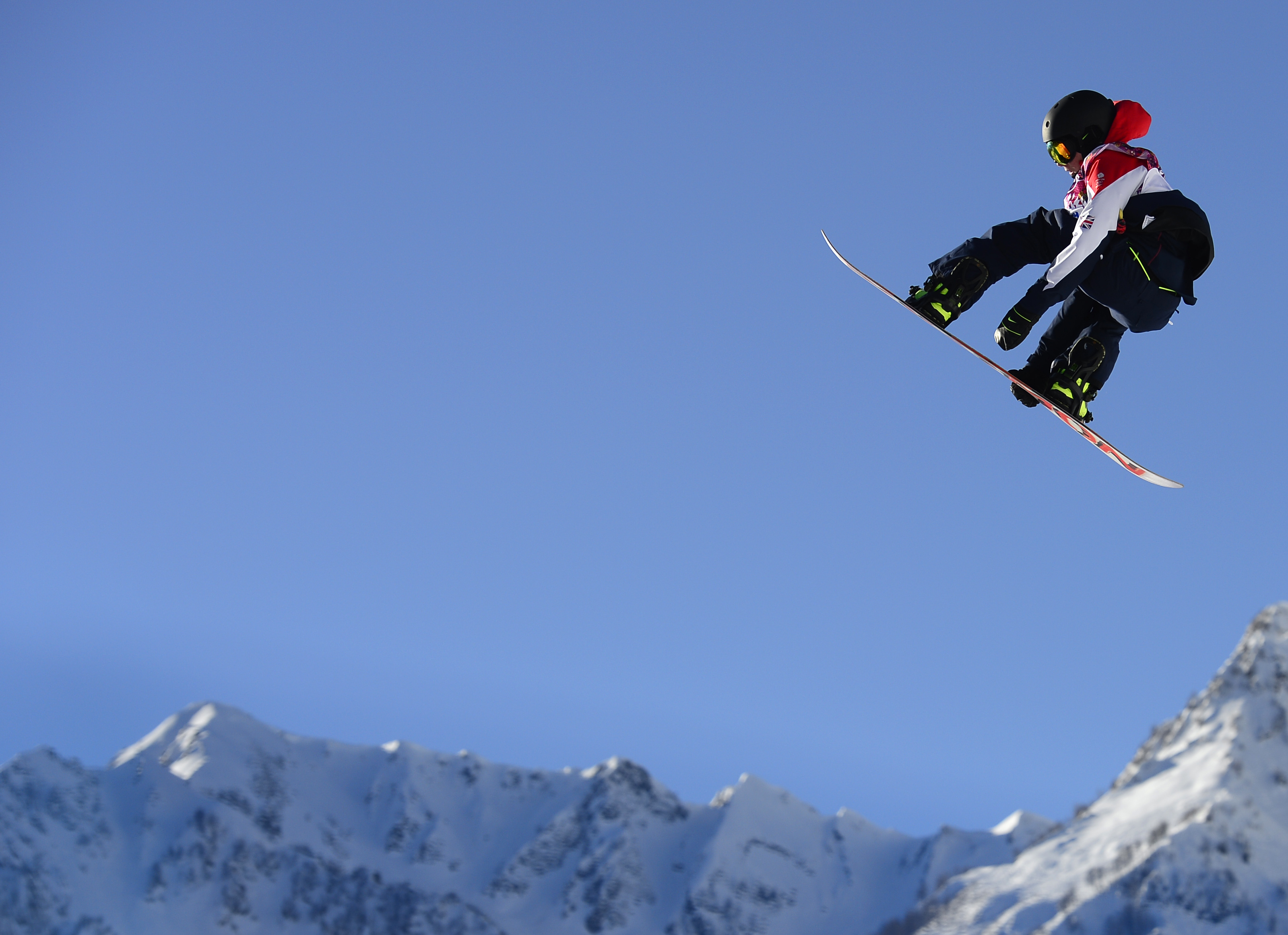 滑雪人-高清晰阿尔卑斯山滑雪圣地冬季游乐园壁纸下载