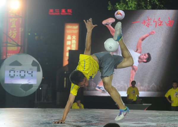 F3主席助阵花足北京站:中国选手进步神速_虎扑