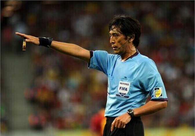 亚洲名哨吹世界杯首战,10年见证巴西出局_虎扑