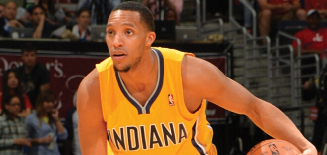 凯尔特人官方宣布签下埃文-特纳