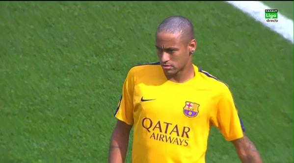 内马尔全新光头造型惊艳亮相