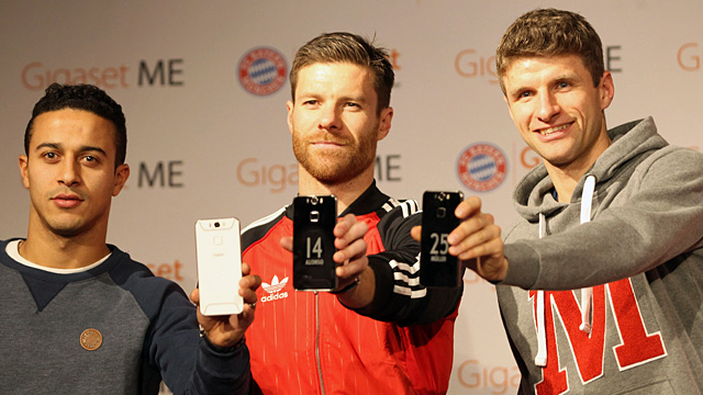 拜仁三将出席手机赞助商活动_虎扑国际足球新