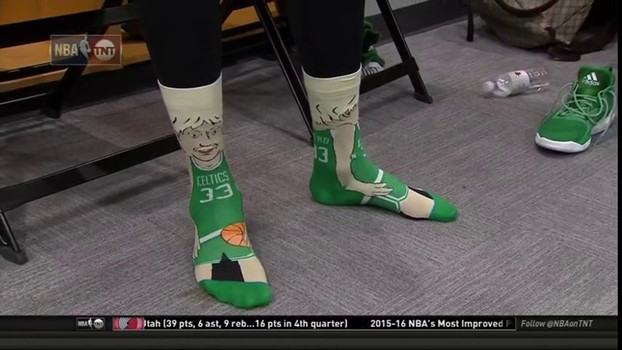 向前辈致敬!阿米尔-约翰逊穿上印有伯德号码的