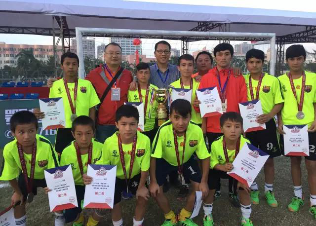 社会足球推动中国足球发展 保险守护球员安全