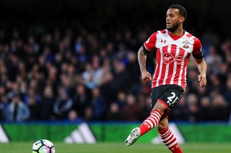 [流言板]邮报:边卫引援,孔蒂盯上南安普顿球员伯特兰