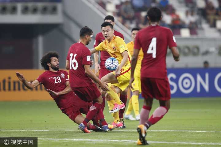 半场:于汉超造威胁阿尔莫伊兹险破门,中国0-0卡塔尔