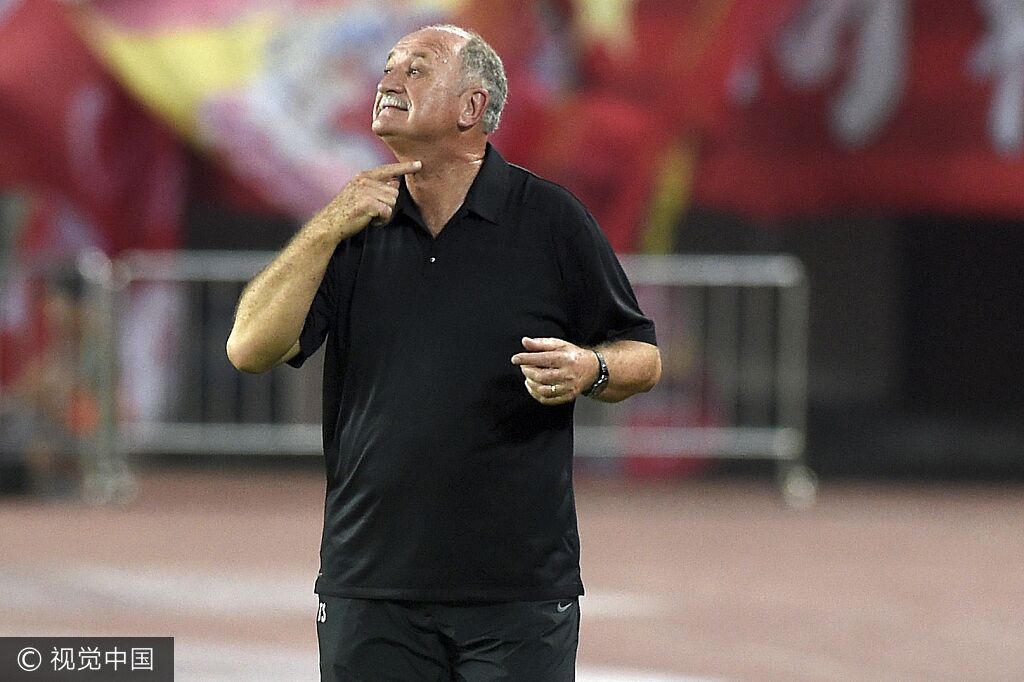 斯帅:不懂上港队员为何没吃红牌,暂和恒大没续