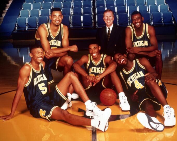 杰伦-罗斯正式入选密歇根大学体育名人堂_虎扑