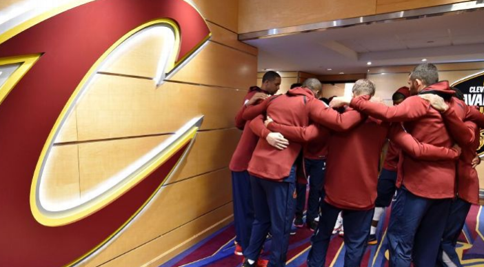 紧随勇士,骑士获得北美英雄联盟锦标赛席位