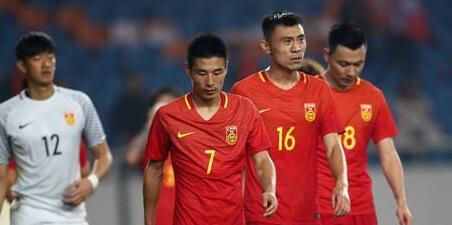 新华社:完败警醒国足 与日韩真实差距惊人