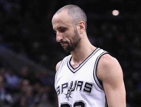 虎扑11月21日讯 今日马刺球员马努-吉诺比利在接受采访时谈到了球队